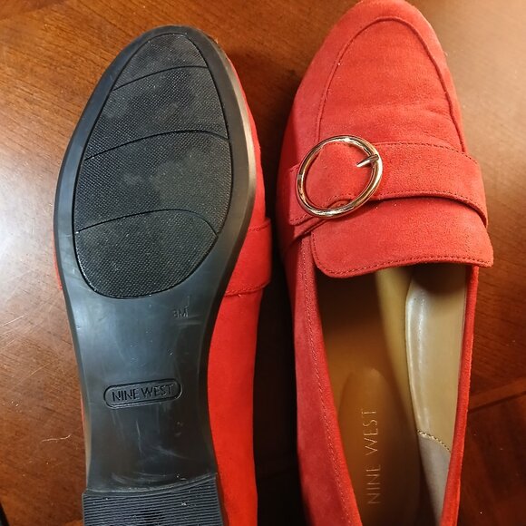NINE WEST Red Suede Loafers with Gold Buckle Size 8M NWOT - Picture 9 of 9